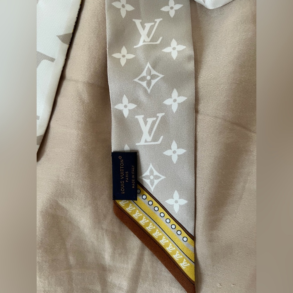 Louis Vuitton Bandeau - Picture 3 of 6